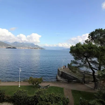 Apartment On The Lake Side With A Magnificent View Of The Borromean Islands Stresa